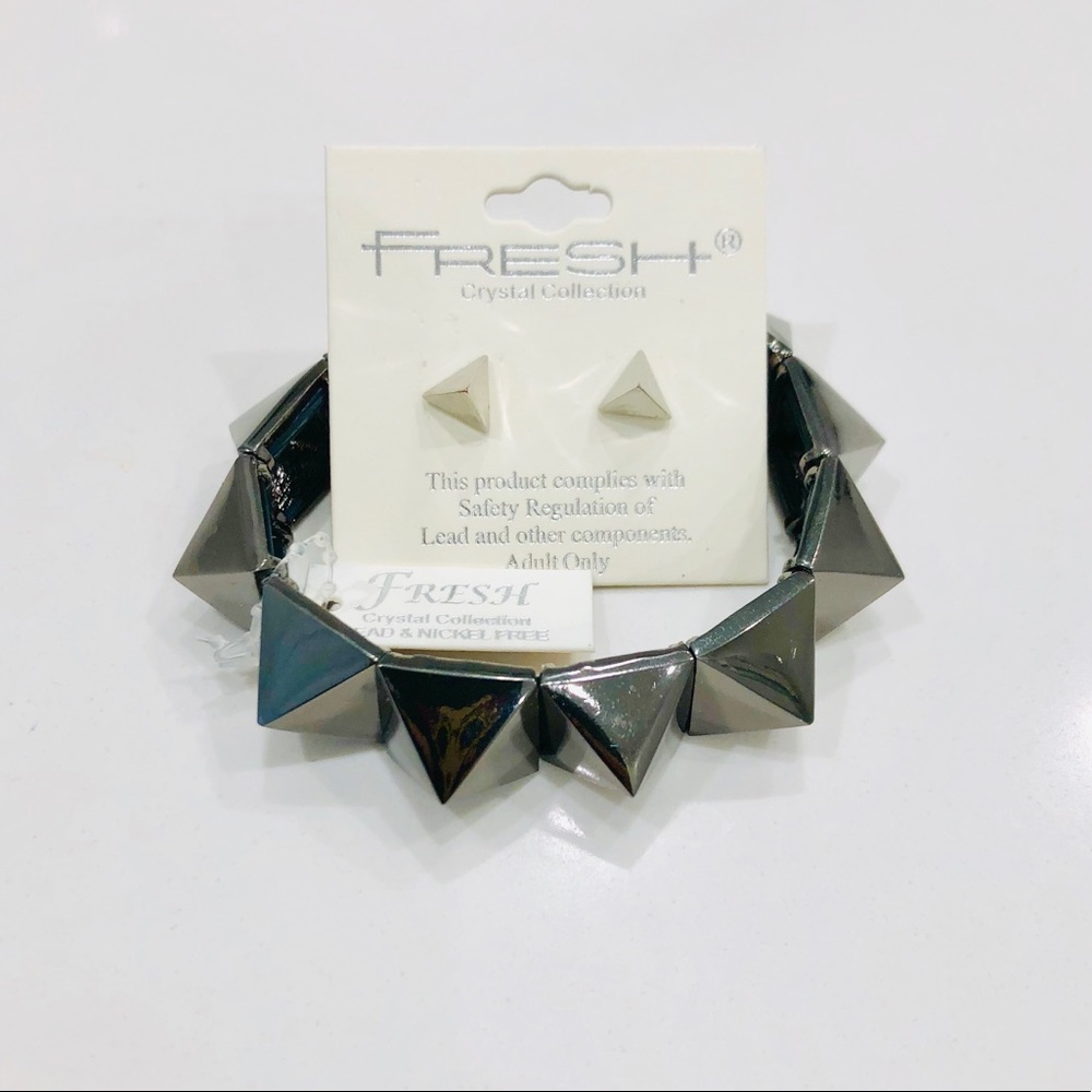 Bundle Spiked bracelet and Earrings, dark graphite